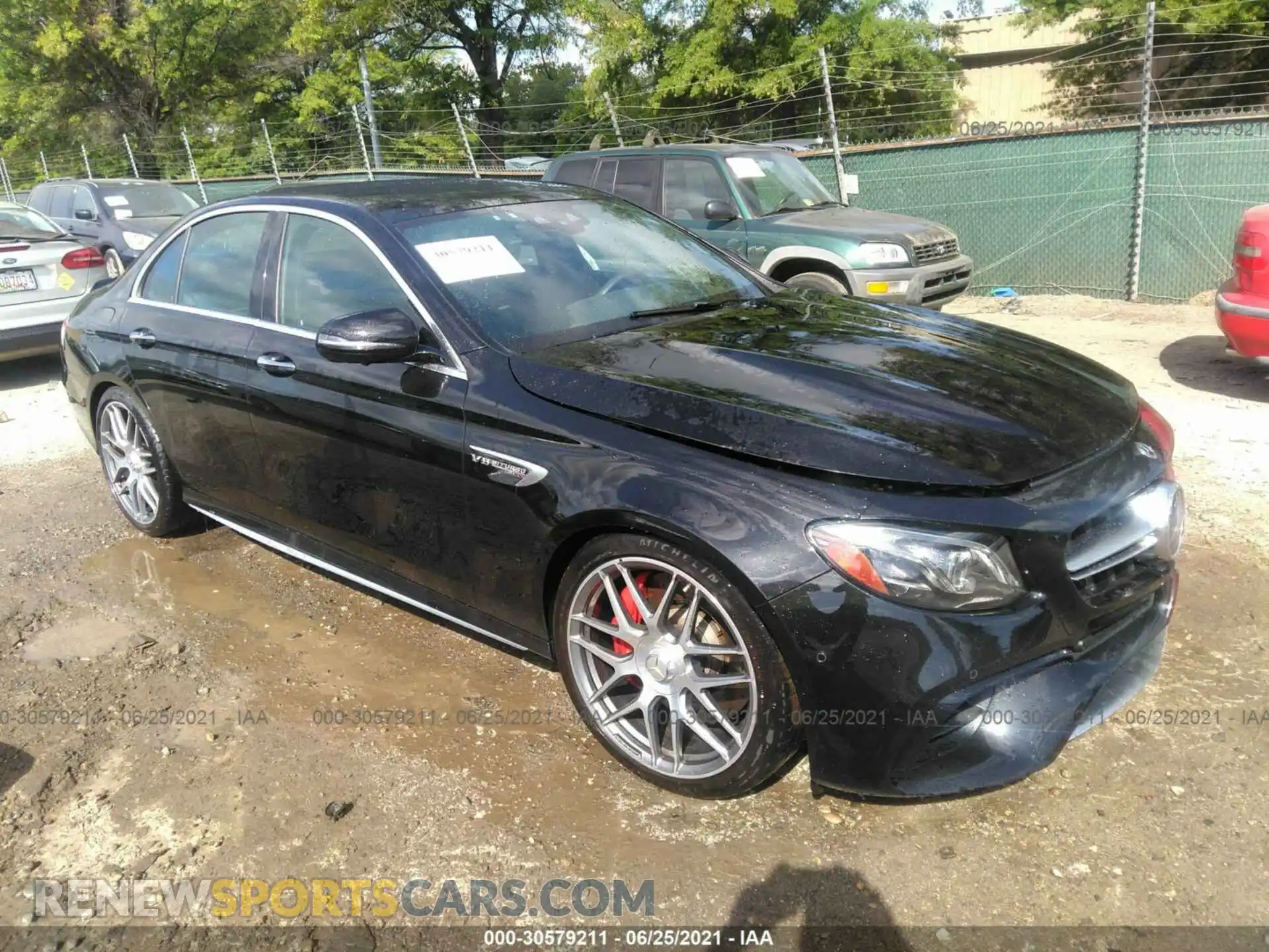 1 Фотография поврежденного автомобиля WDDZF8KB3KA596601 MERCEDES-BENZ E-CLASS 2019