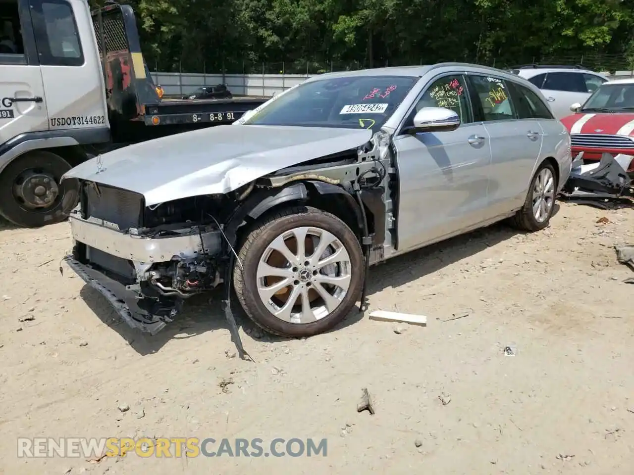 2 Photograph of a damaged car WDDZH6JB1KA598959 MERCEDES-BENZ E-CLASS 2019