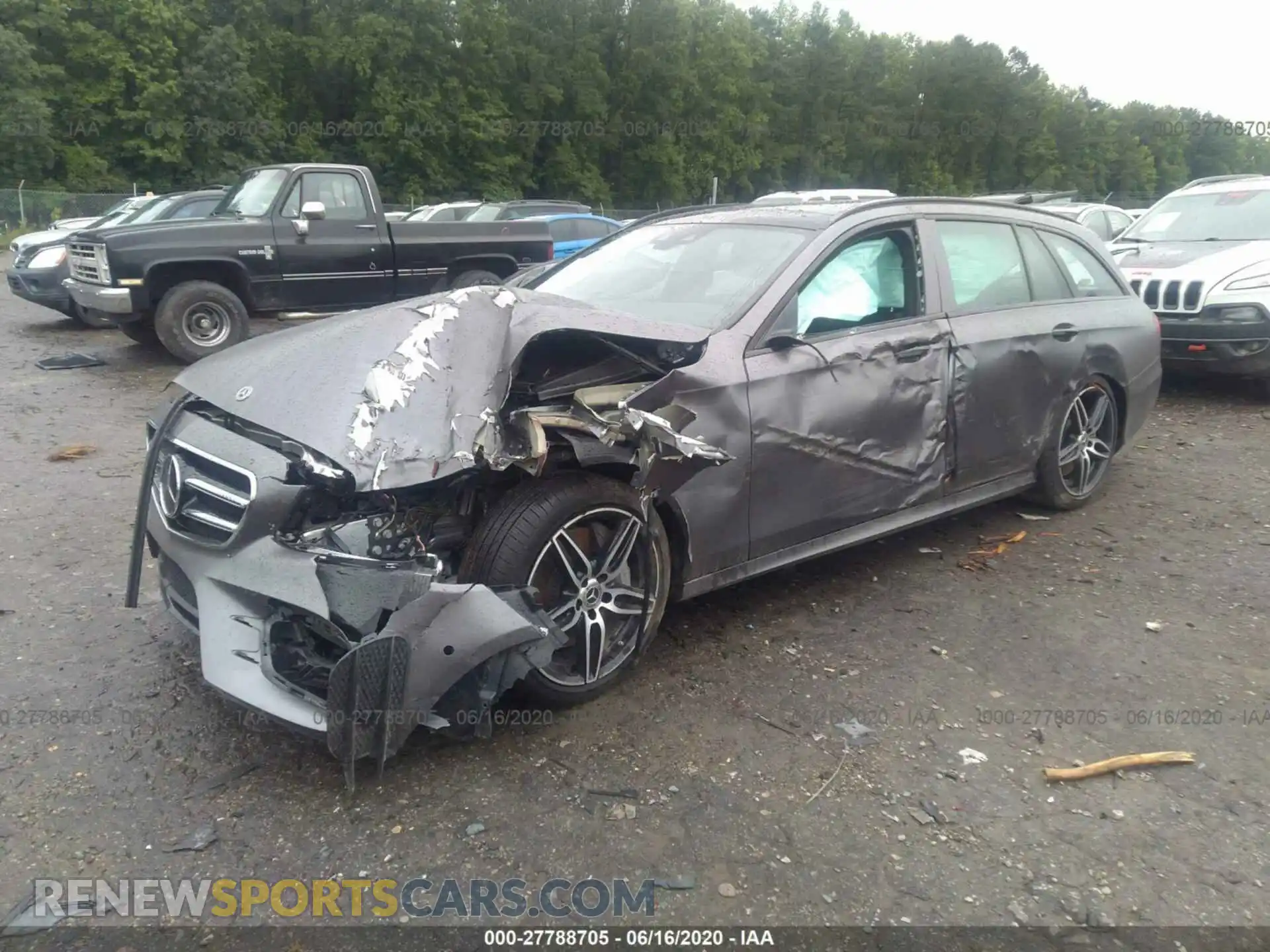 2 Photograph of a damaged car WDDZH6JB5KA690494 MERCEDES-BENZ E-CLASS 2019