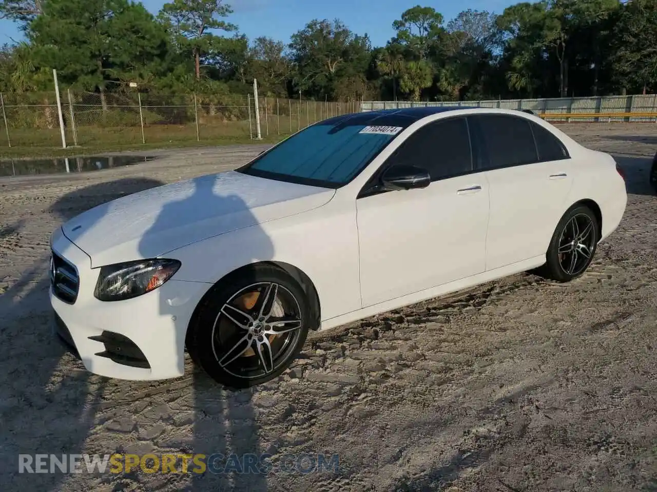 1 Фотография поврежденного автомобиля W1KZF8DB0LA819210 MERCEDES-BENZ E-CLASS 2020