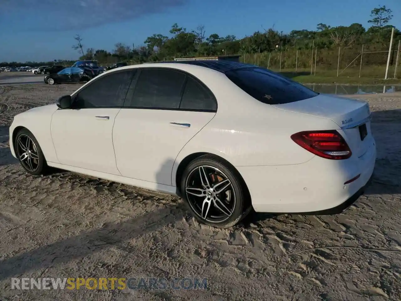2 Фотография поврежденного автомобиля W1KZF8DB0LA819210 MERCEDES-BENZ E-CLASS 2020