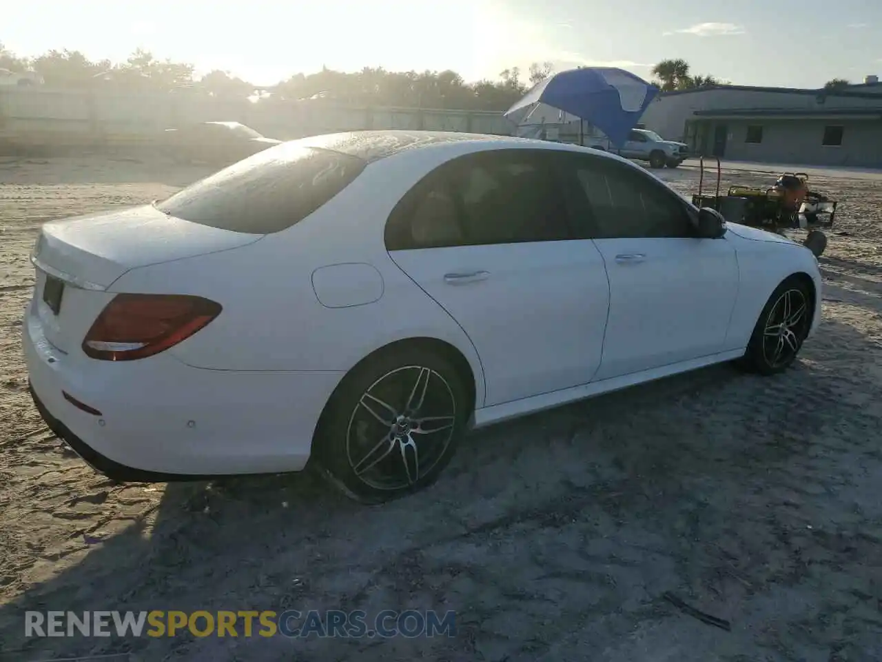 3 Фотография поврежденного автомобиля W1KZF8DB0LA819210 MERCEDES-BENZ E-CLASS 2020