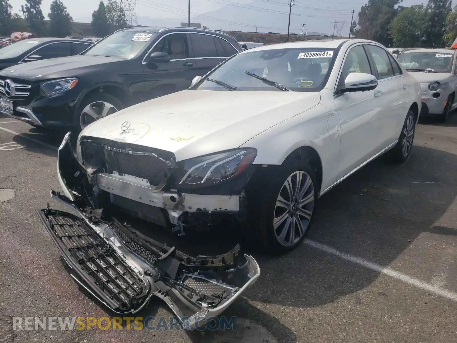 2 fotografías del automóvil dañado W1KZF8DB4LA766978 MERCEDES-BENZ E-CLASS 2020