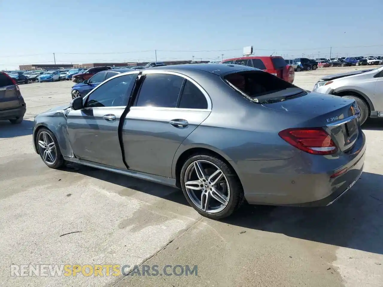 2 fotografías del automóvil dañado W1KZF8DB5LA760042 MERCEDES-BENZ E-CLASS 2020