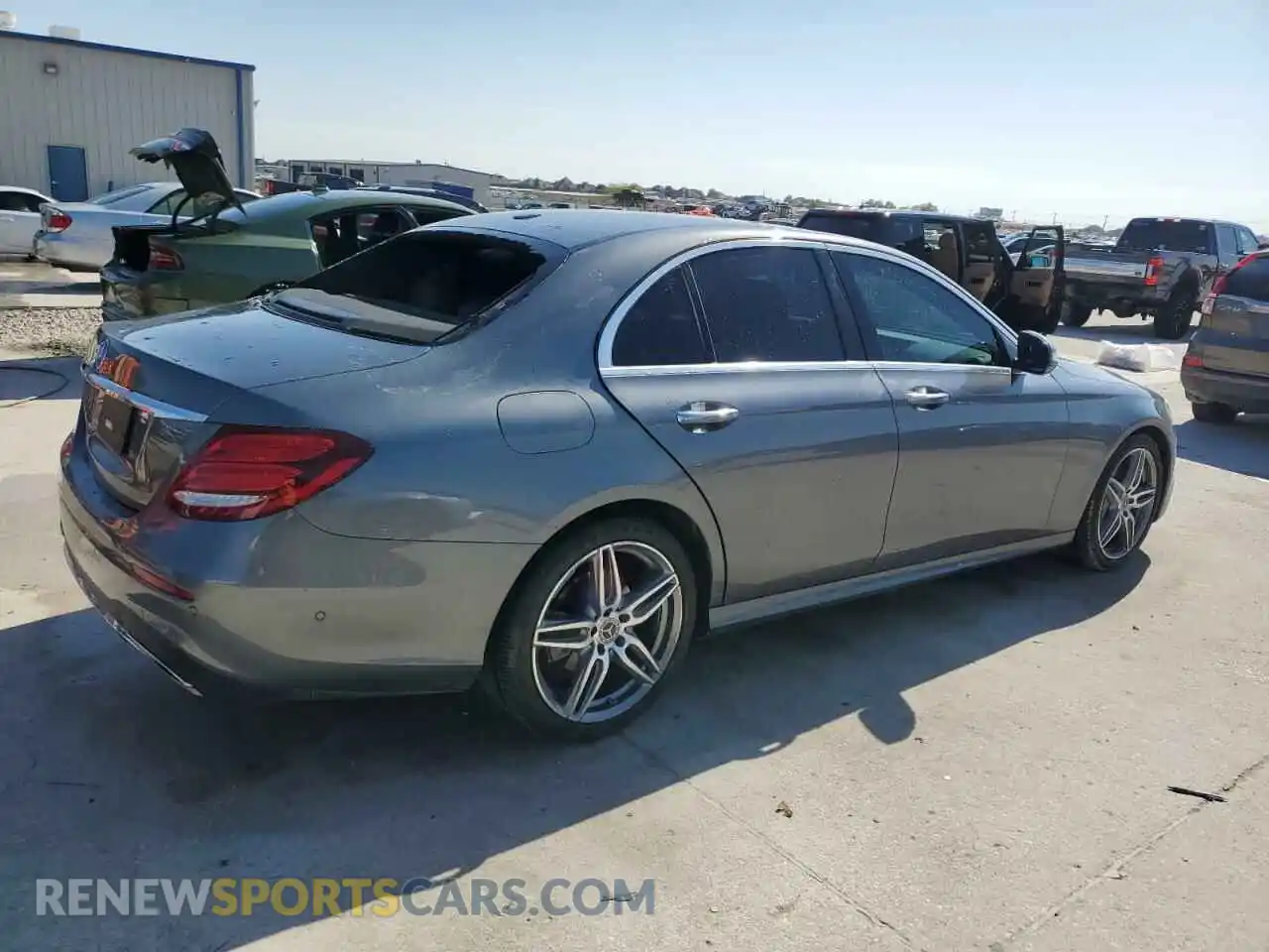 3 fotografías del automóvil dañado W1KZF8DB5LA760042 MERCEDES-BENZ E-CLASS 2020