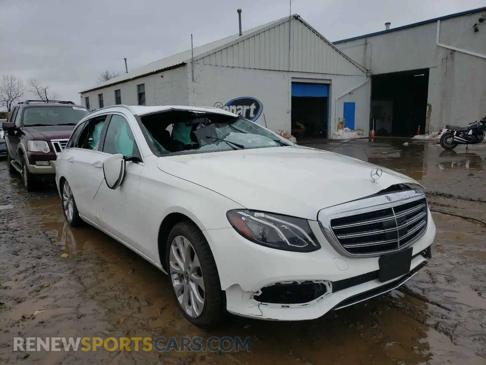 1 Фотография поврежденного автомобиля W1KZH6JB3LA828177 MERCEDES-BENZ E CLASS 2020