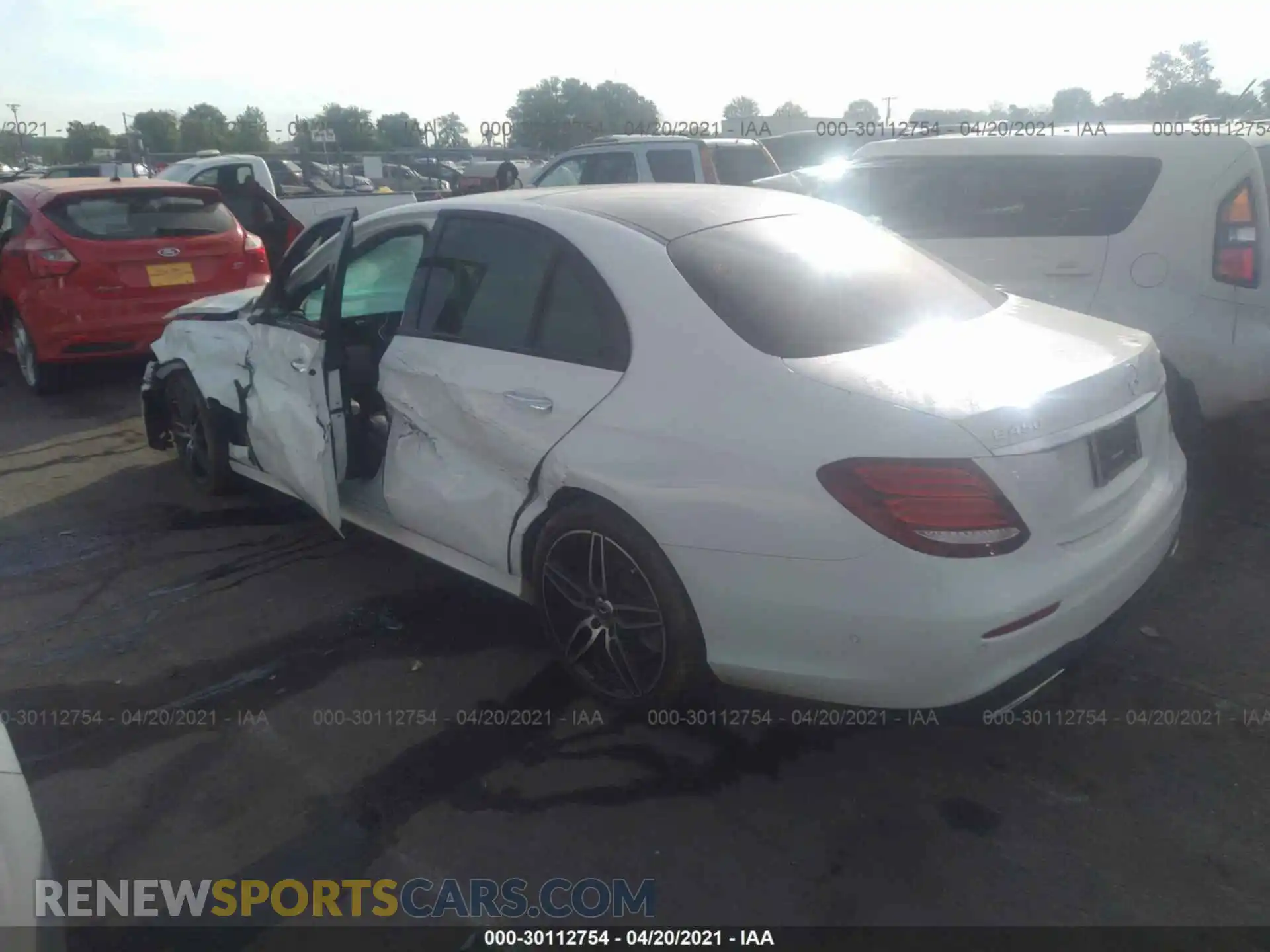 3 Photograph of a damaged car WDDZF6JB9LA716487 MERCEDES-BENZ E-CLASS 2020