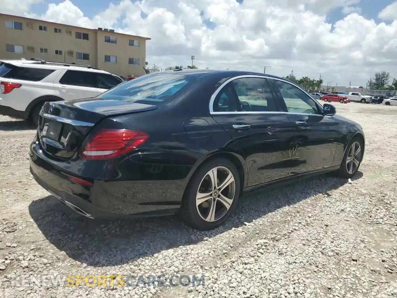 3 Photograph of a damaged car WDDZF8DB0LA711055 MERCEDES-BENZ E-CLASS 2020