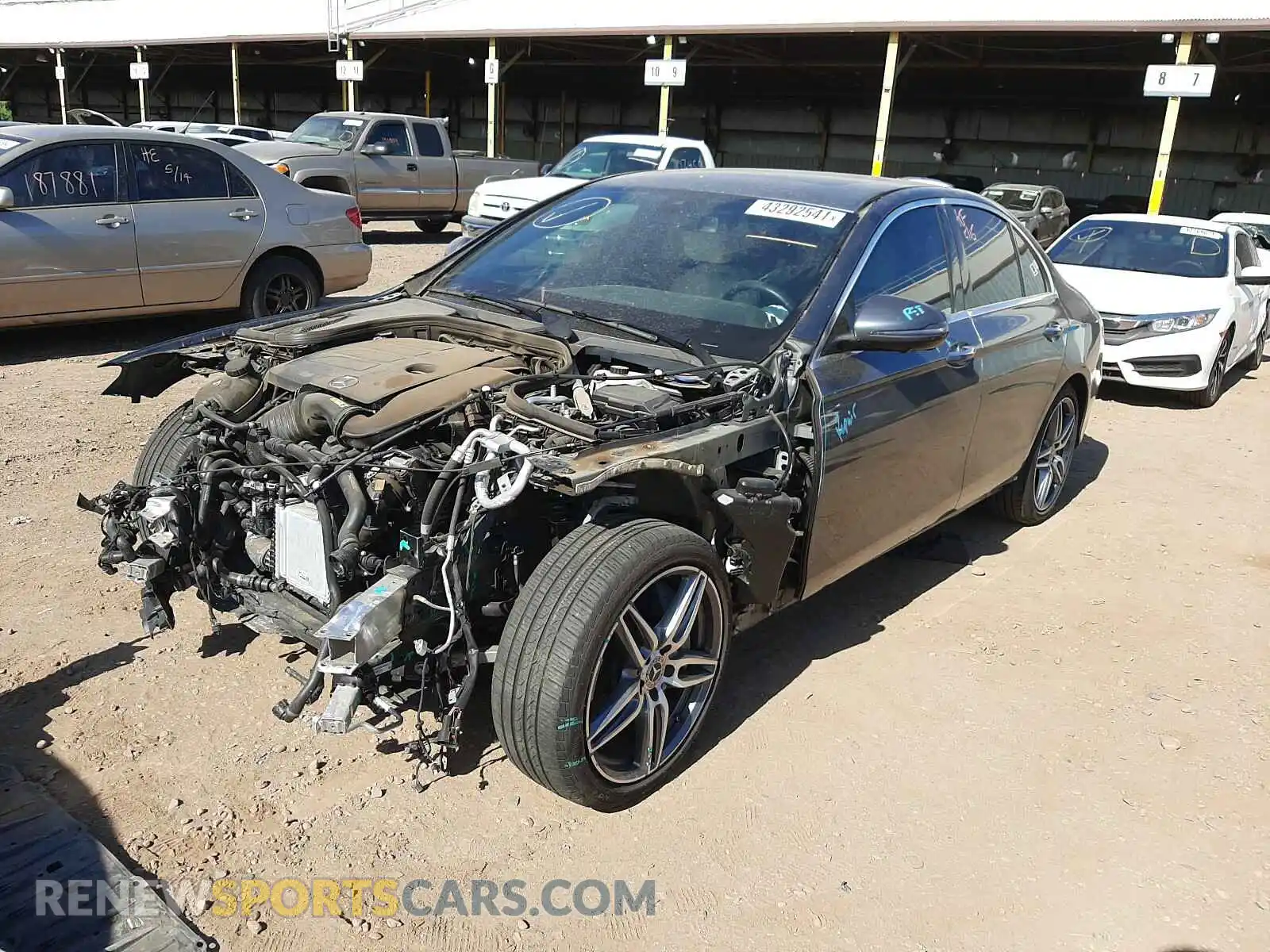 2 Photograph of a damaged car WDDZF8DB1LA719584 MERCEDES-BENZ E CLASS 2020