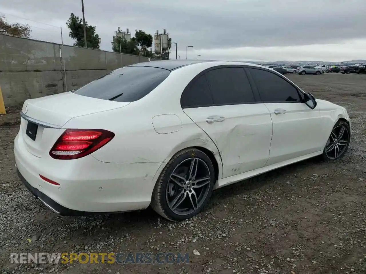 3 Photograph of a damaged car WDDZF8DB2LA707167 MERCEDES-BENZ E-CLASS 2020