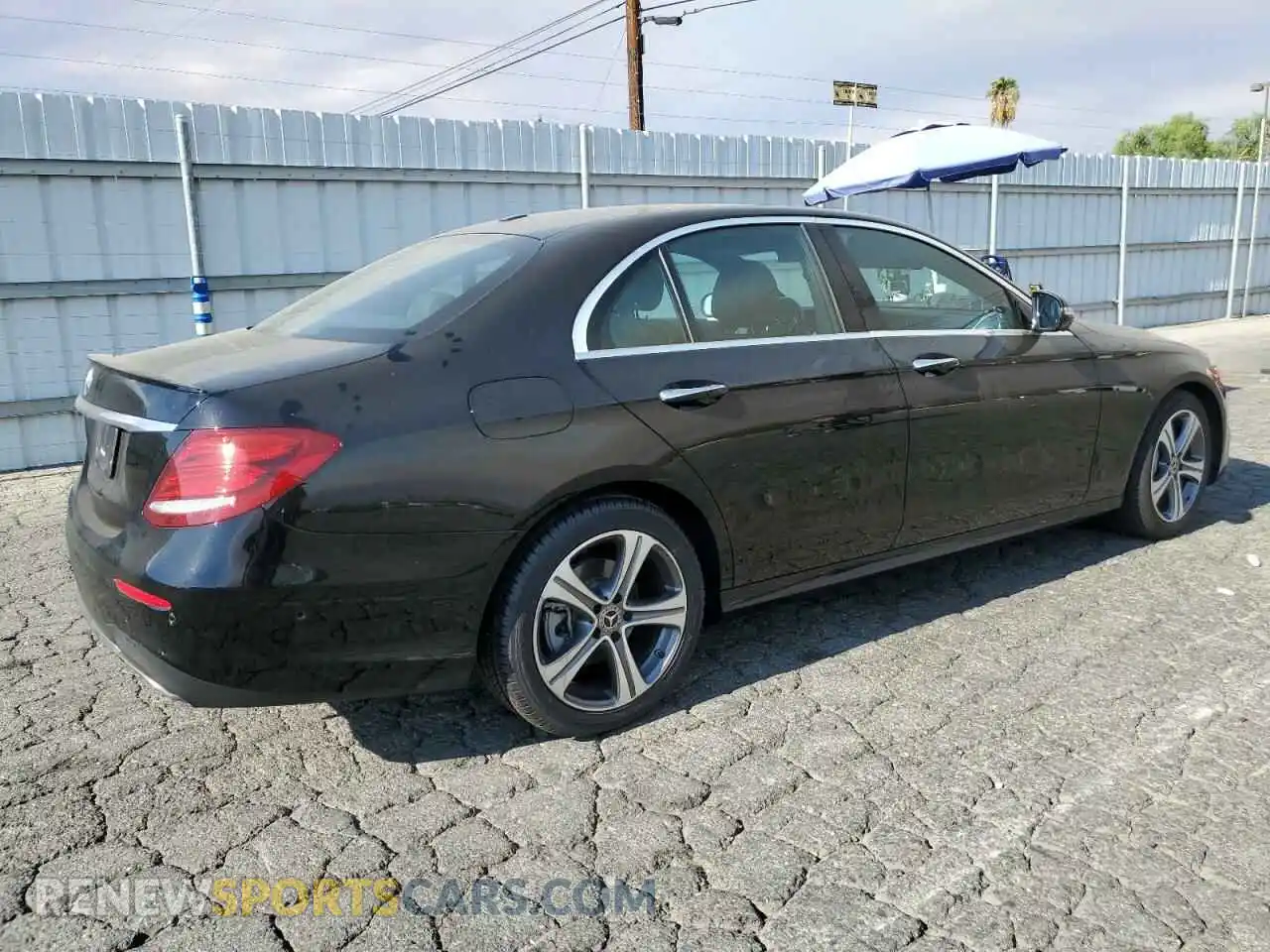 3 fotografías del automóvil dañado WDDZF8DBXLA701164 MERCEDES-BENZ E-CLASS 2020