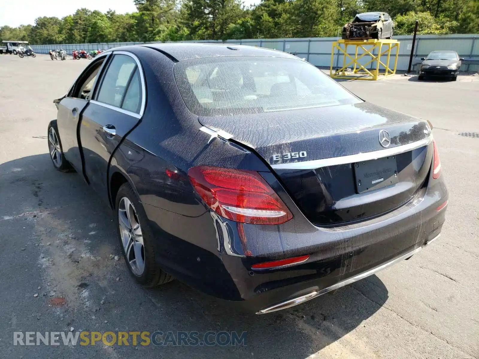 3 Photograph of a damaged car WDDZF8EB2LA708141 MERCEDES-BENZ E CLASS 2020