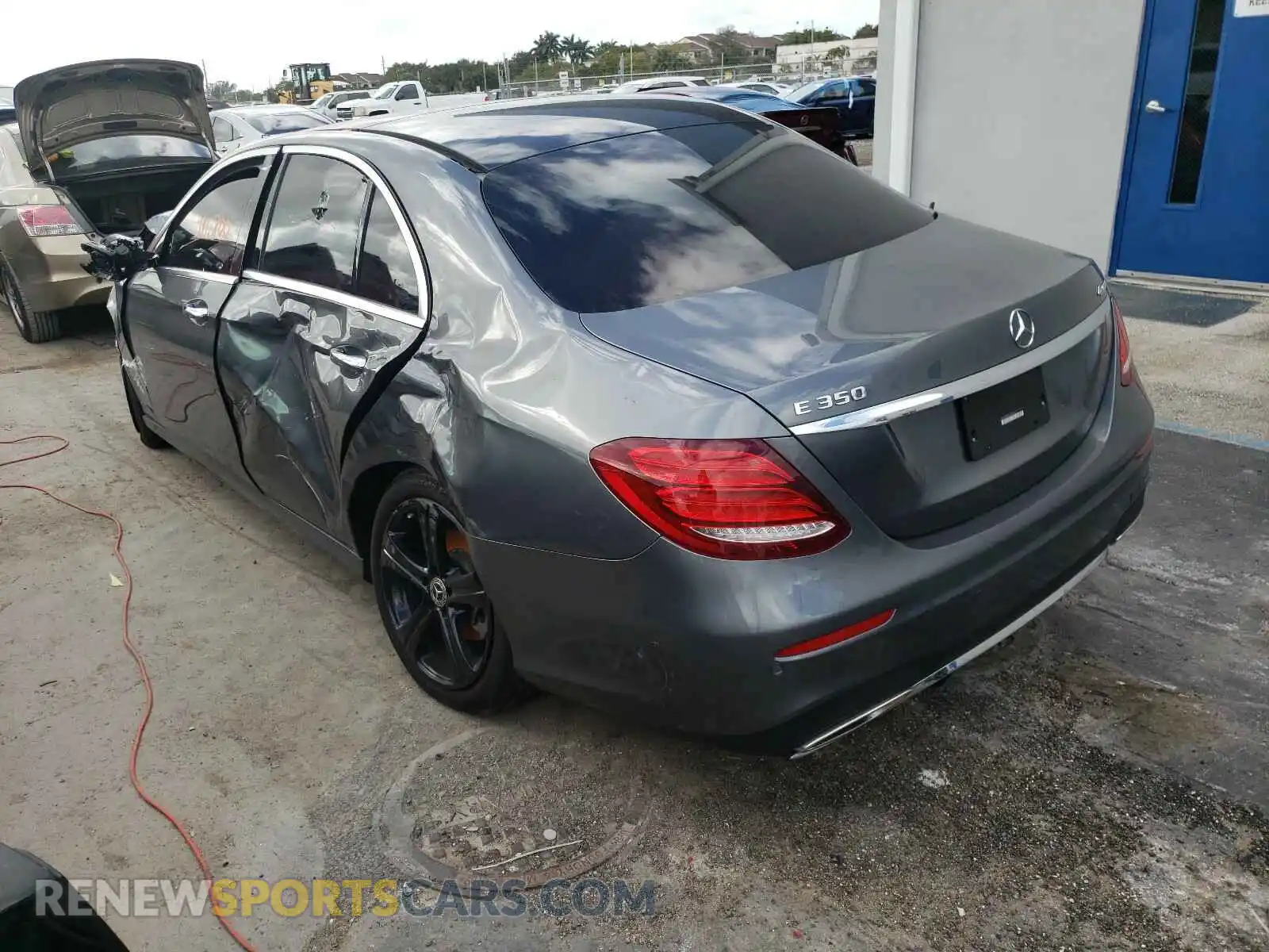 3 Photograph of a damaged car WDDZF8EB9LA709786 MERCEDES-BENZ E CLASS 2020