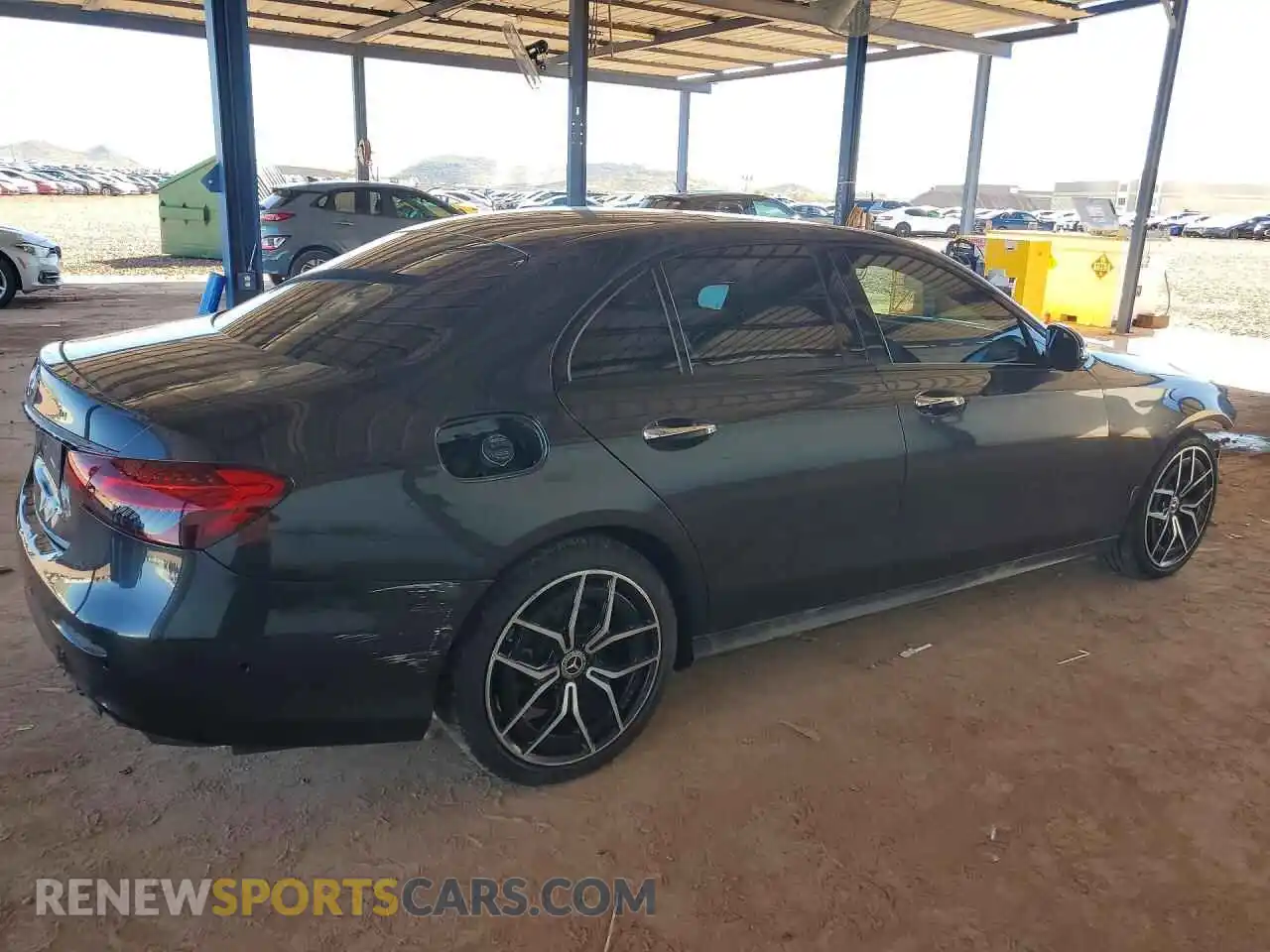 3 fotografías del automóvil dañado W1KZF8DB2MB003529 MERCEDES-BENZ E-CLASS 2021