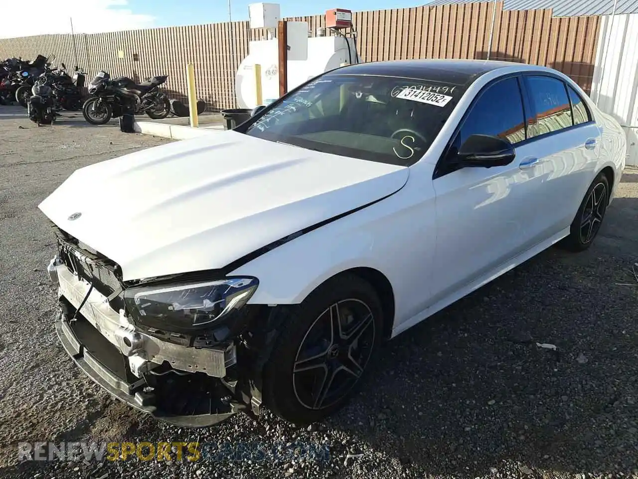 2 fotografías del automóvil dañado W1KZF8DB4MA958922 MERCEDES-BENZ E-CLASS 2021