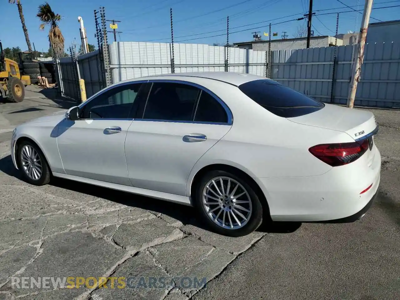 2 Фотография поврежденного автомобиля W1KZF8DB4MA977230 MERCEDES-BENZ E-CLASS 2021