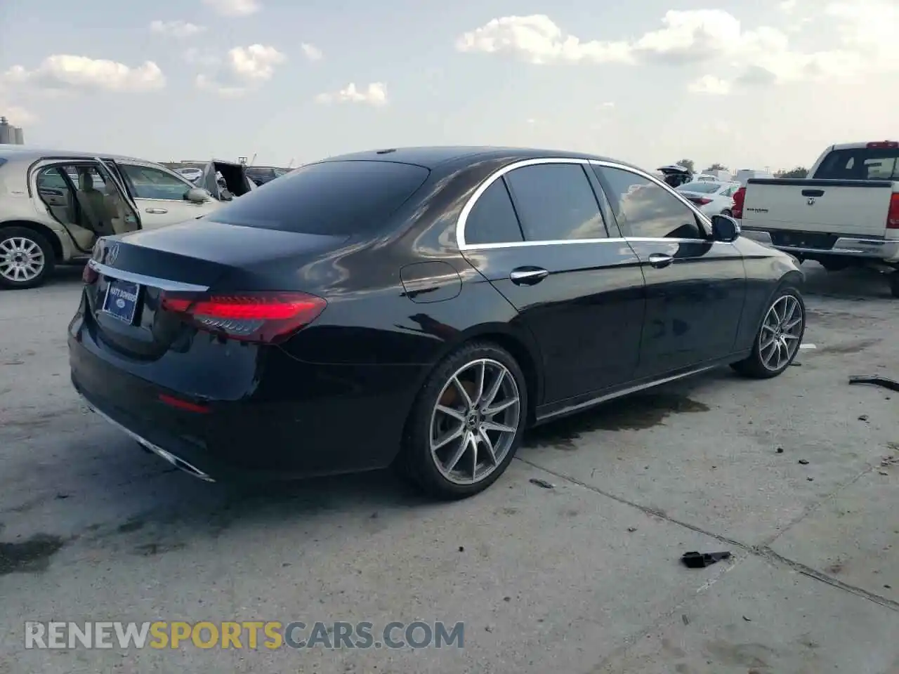 3 Photograph of a damaged car W1KZF8DB9MA922921 MERCEDES-BENZ E-CLASS 2021
