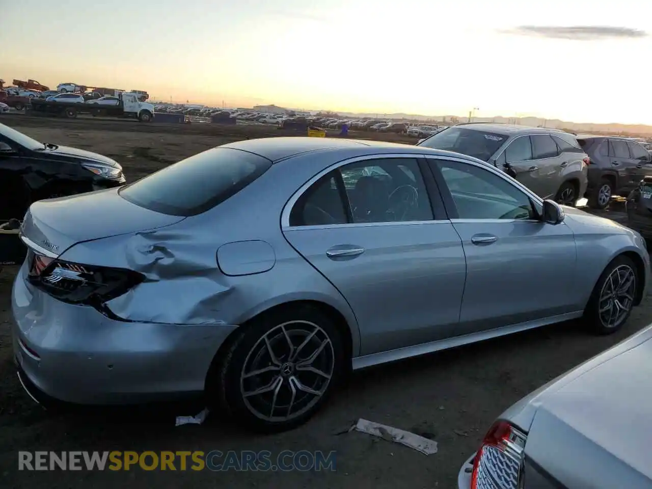 3 Photograph of a damaged car W1KZF8EB5MA882805 MERCEDES-BENZ E-CLASS 2021