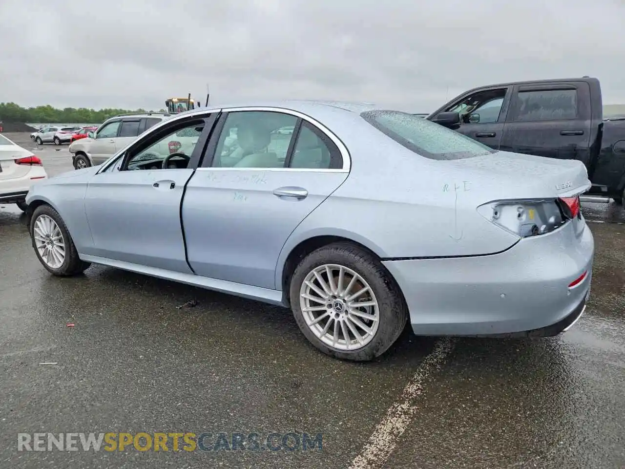 2 Photograph of a damaged car W1KZF8EB6MA922552 MERCEDES-BENZ E-CLASS 2021