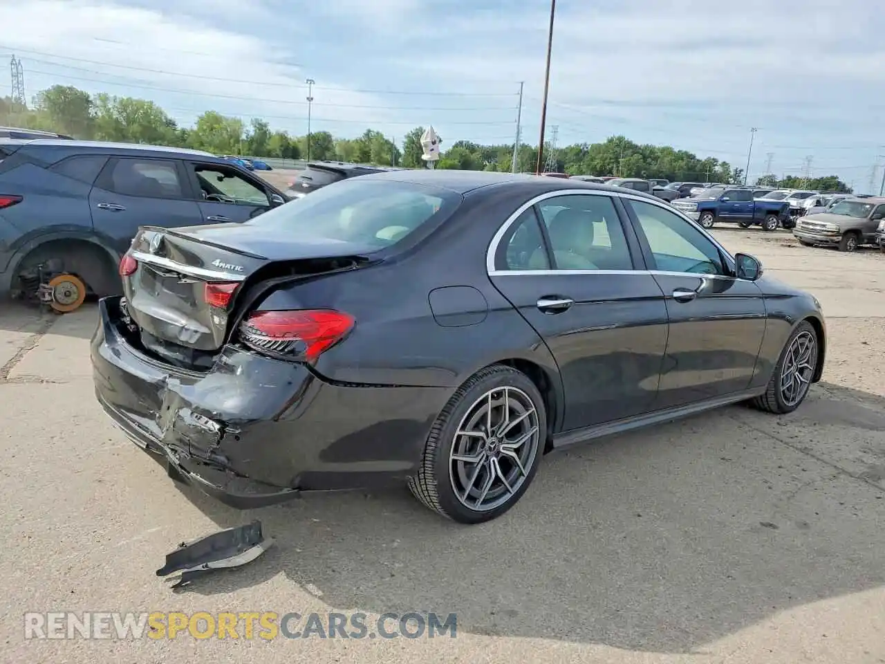 3 Photograph of a damaged car W1KZF8EB8MA904599 MERCEDES-BENZ E-CLASS 2021