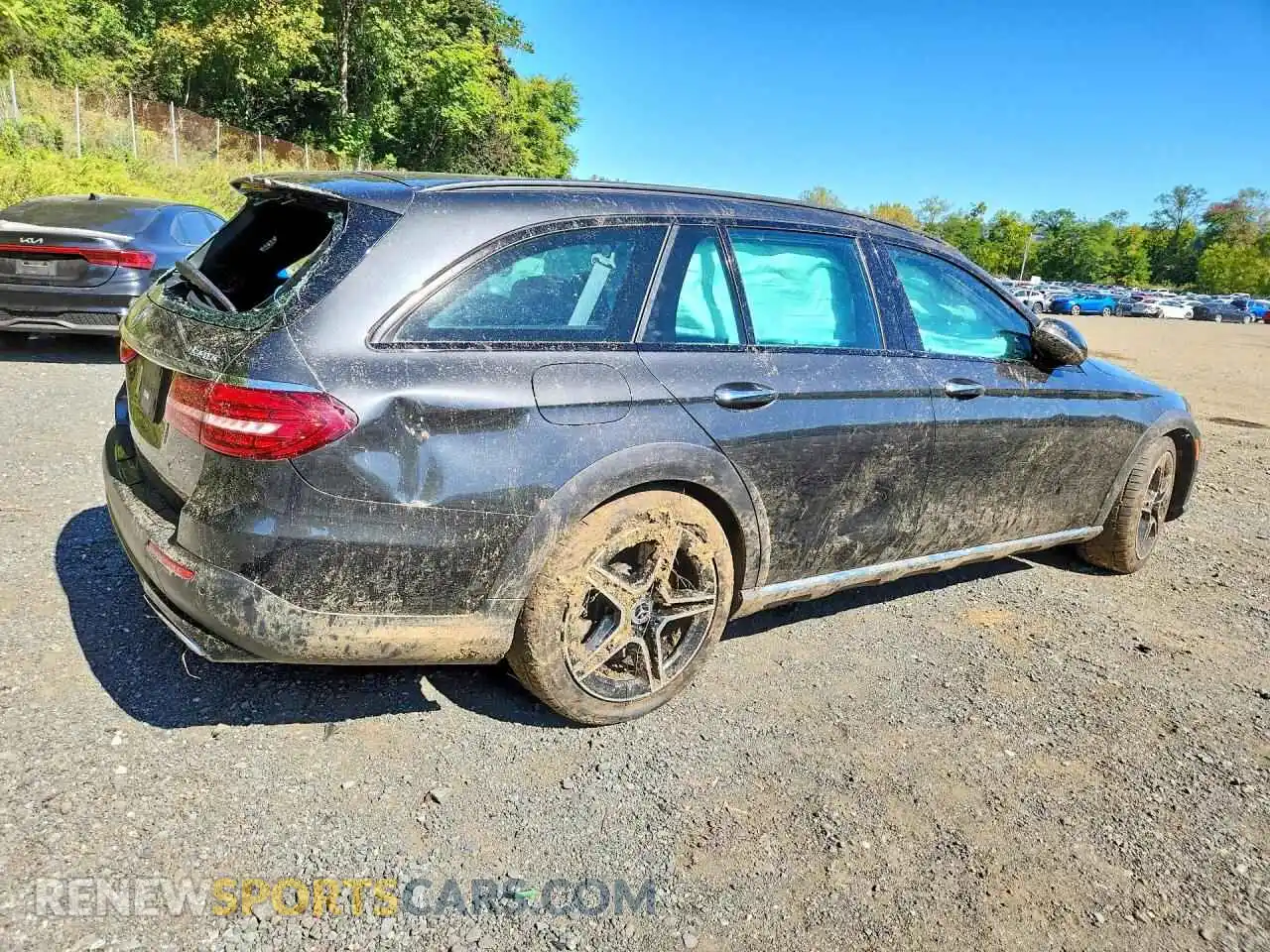 3 fotografías del automóvil dañado W1KZH6AB8MA913209 MERCEDES-BENZ E-CLASS 2021