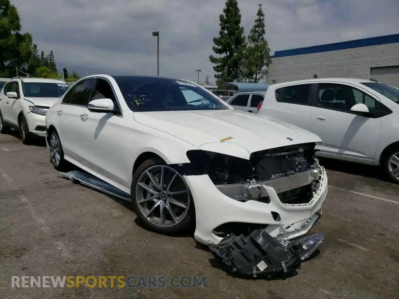 1 fotografías del automóvil dañado W1KZF5KB7NB010821 MERCEDES-BENZ E-CLASS 2022