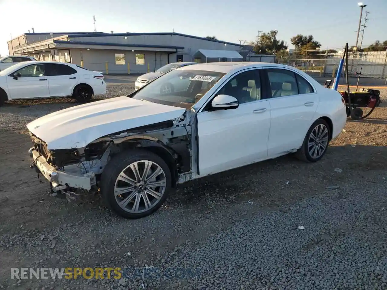 1 Photograph of a damaged car W1KZF8DB0NB080188 MERCEDES-BENZ E-CLASS 2022