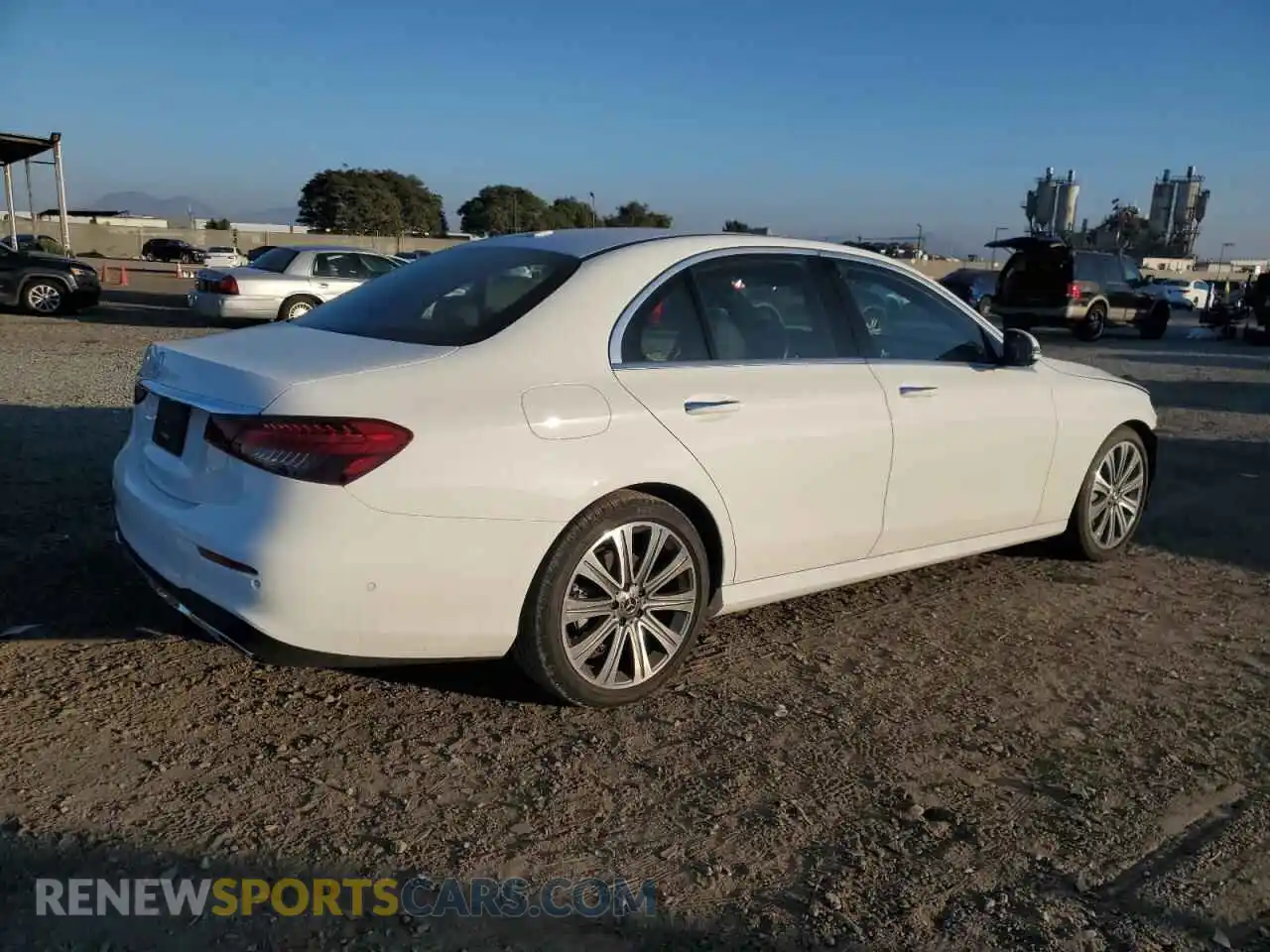 3 Photograph of a damaged car W1KZF8DB0NB080188 MERCEDES-BENZ E-CLASS 2022