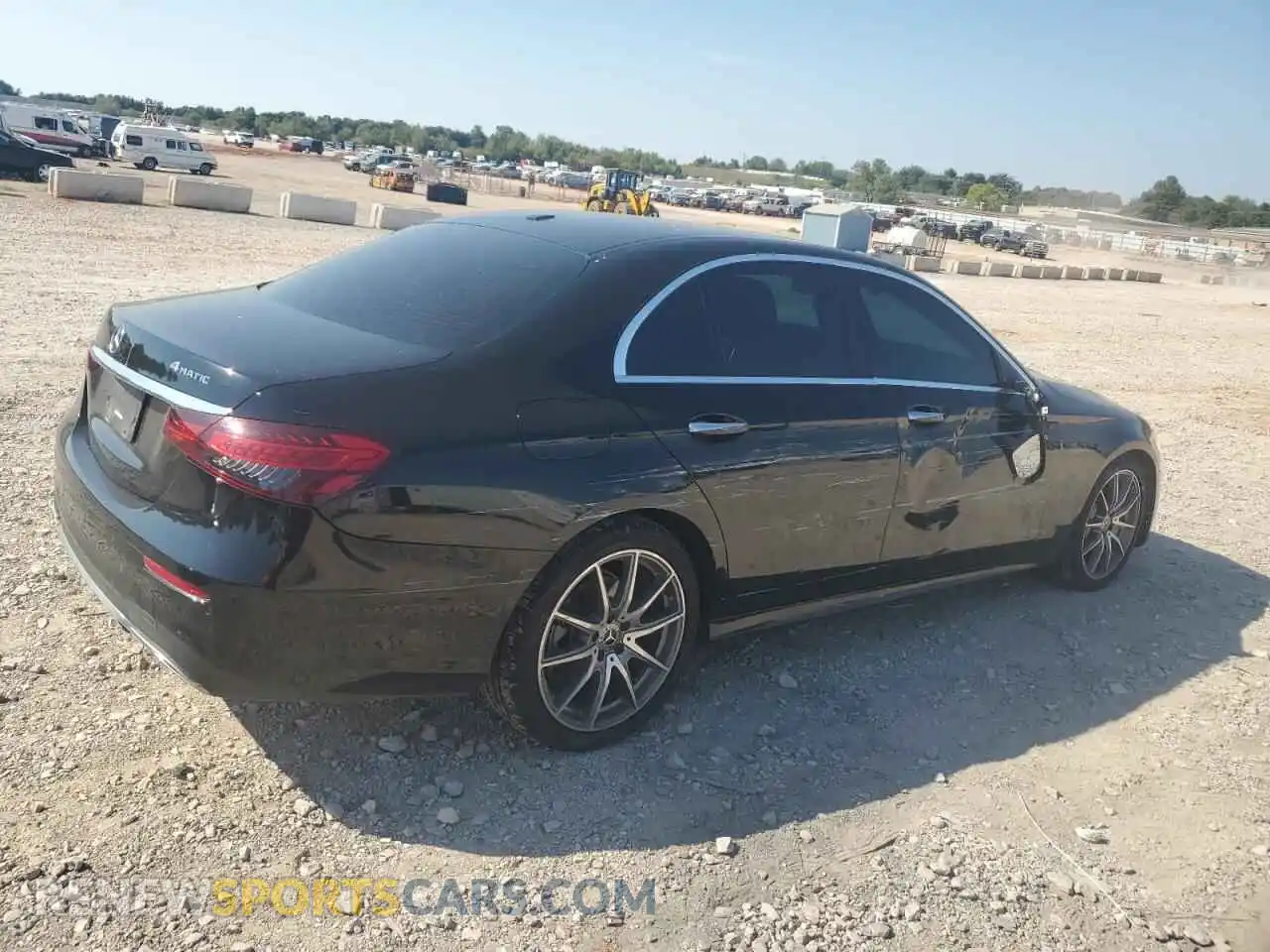 3 Photograph of a damaged car W1KZF8DB0NB089540 MERCEDES-BENZ E-CLASS 2022