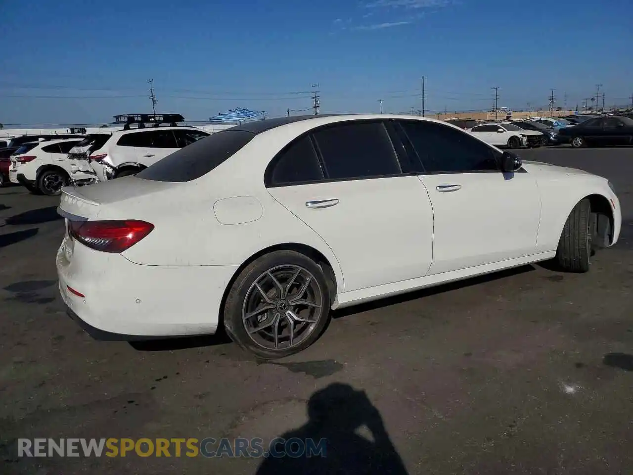 3 fotografías del automóvil dañado W1KZF8DB0NB098707 MERCEDES-BENZ E-CLASS 2022