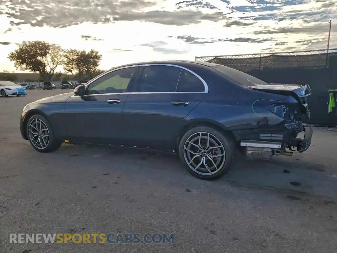 2 Photograph of a damaged car W1KZF8DB1NB076800 MERCEDES-BENZ E-CLASS 2022