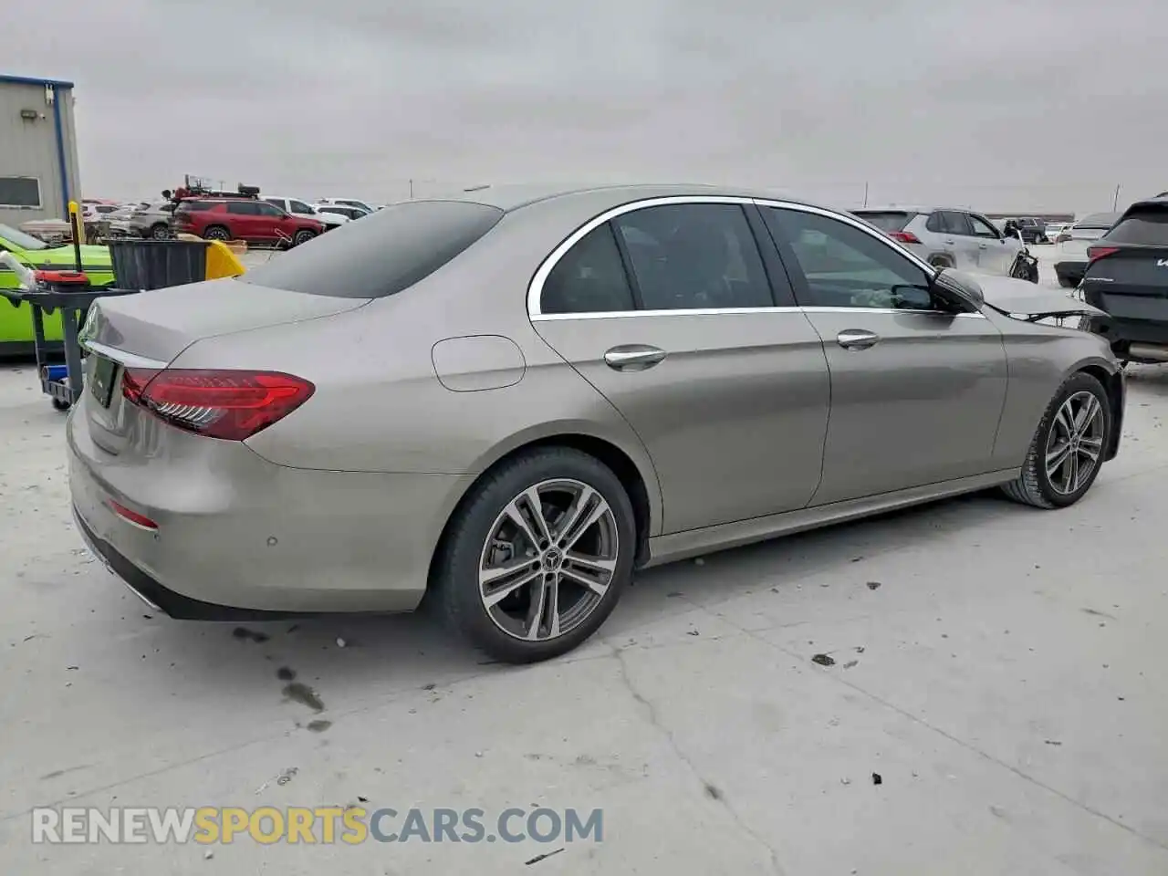 3 Фотография поврежденного автомобиля W1KZF8DB2NB011857 MERCEDES-BENZ E-CLASS 2022