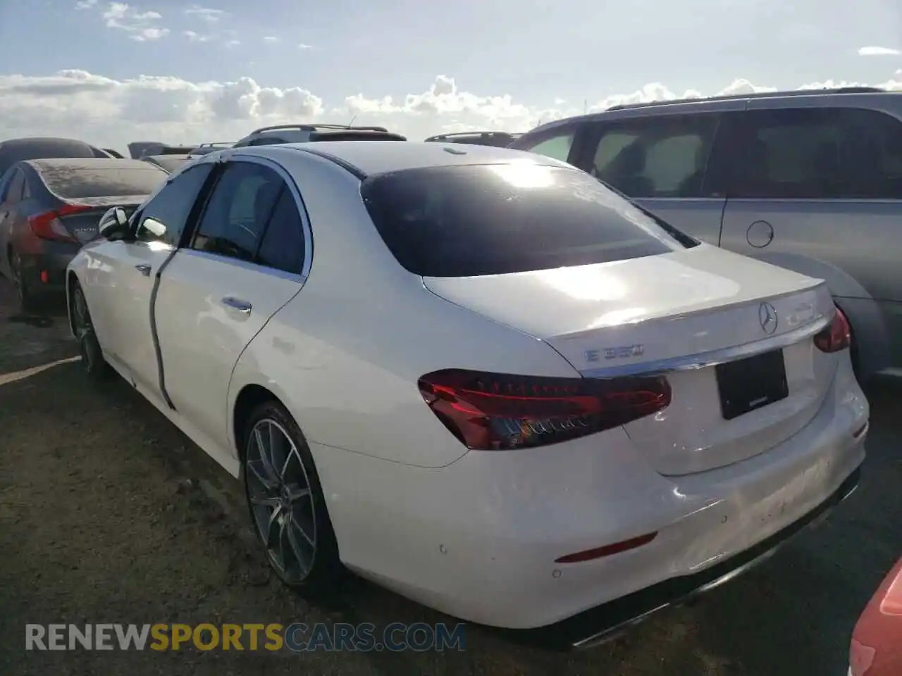 3 Photograph of a damaged car W1KZF8DB2NB022597 MERCEDES-BENZ E-CLASS 2022