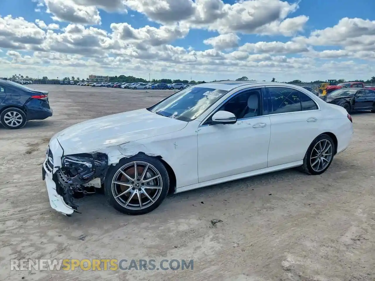 1 fotografías del automóvil dañado W1KZF8DB3NB088107 MERCEDES-BENZ E-CLASS 2022