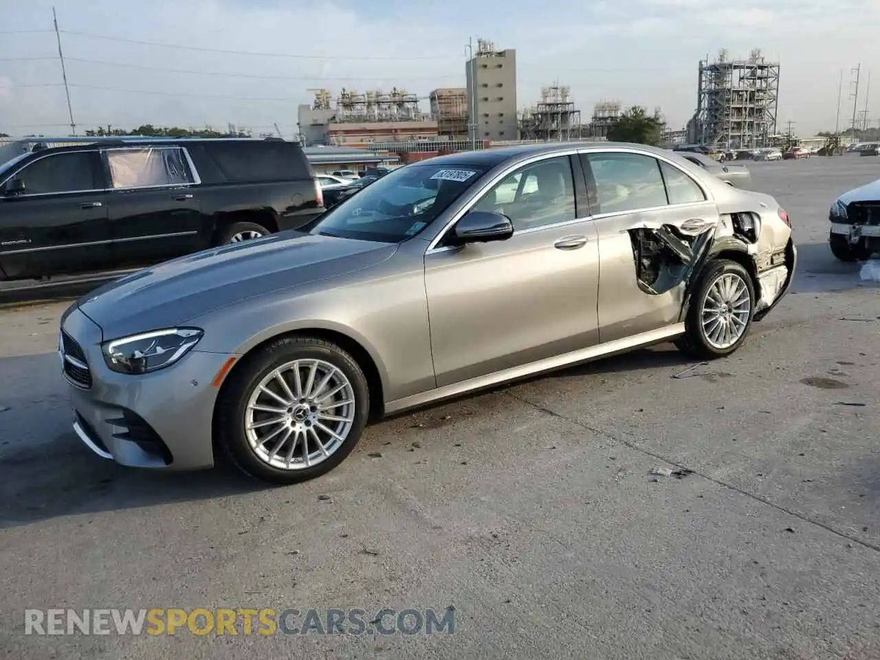 1 Photograph of a damaged car W1KZF8DB4NB027039 MERCEDES-BENZ E-CLASS 2022