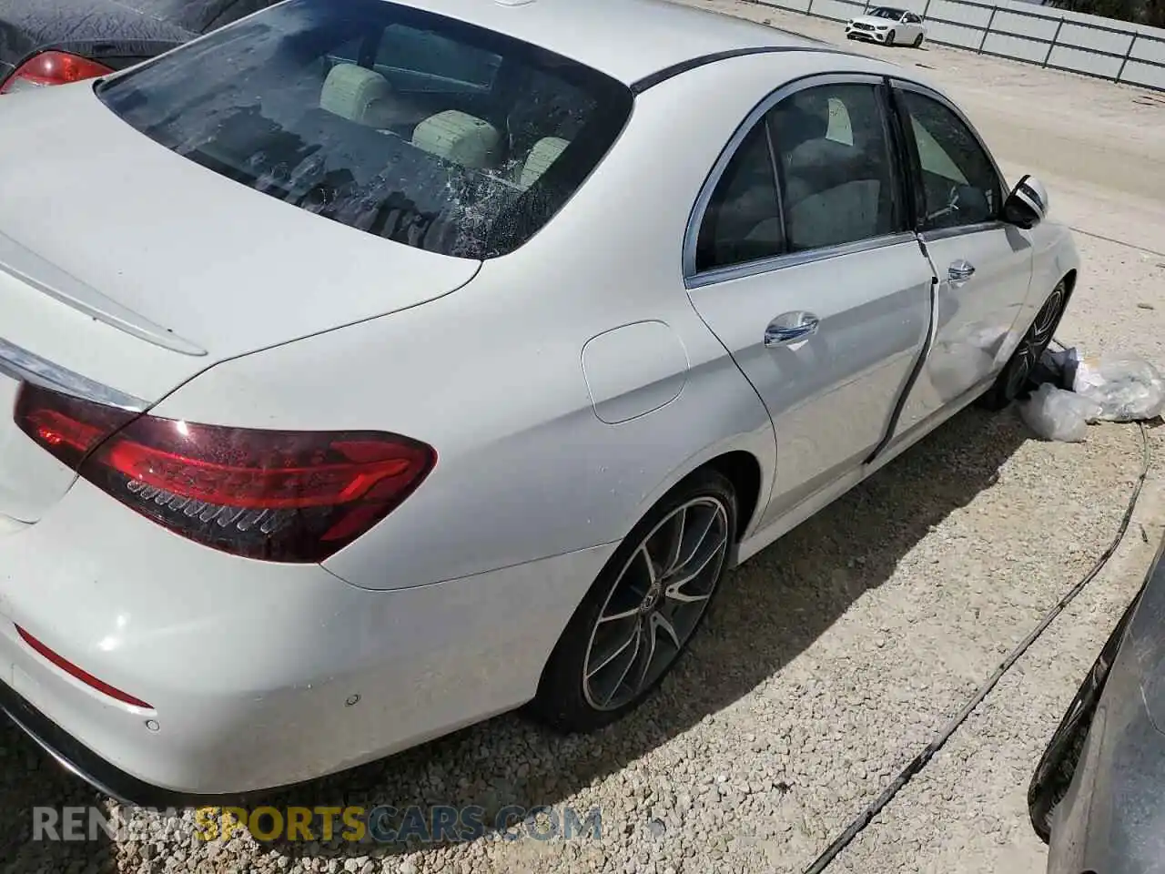 3 Photograph of a damaged car W1KZF8DB4NB052328 MERCEDES-BENZ E-CLASS 2022