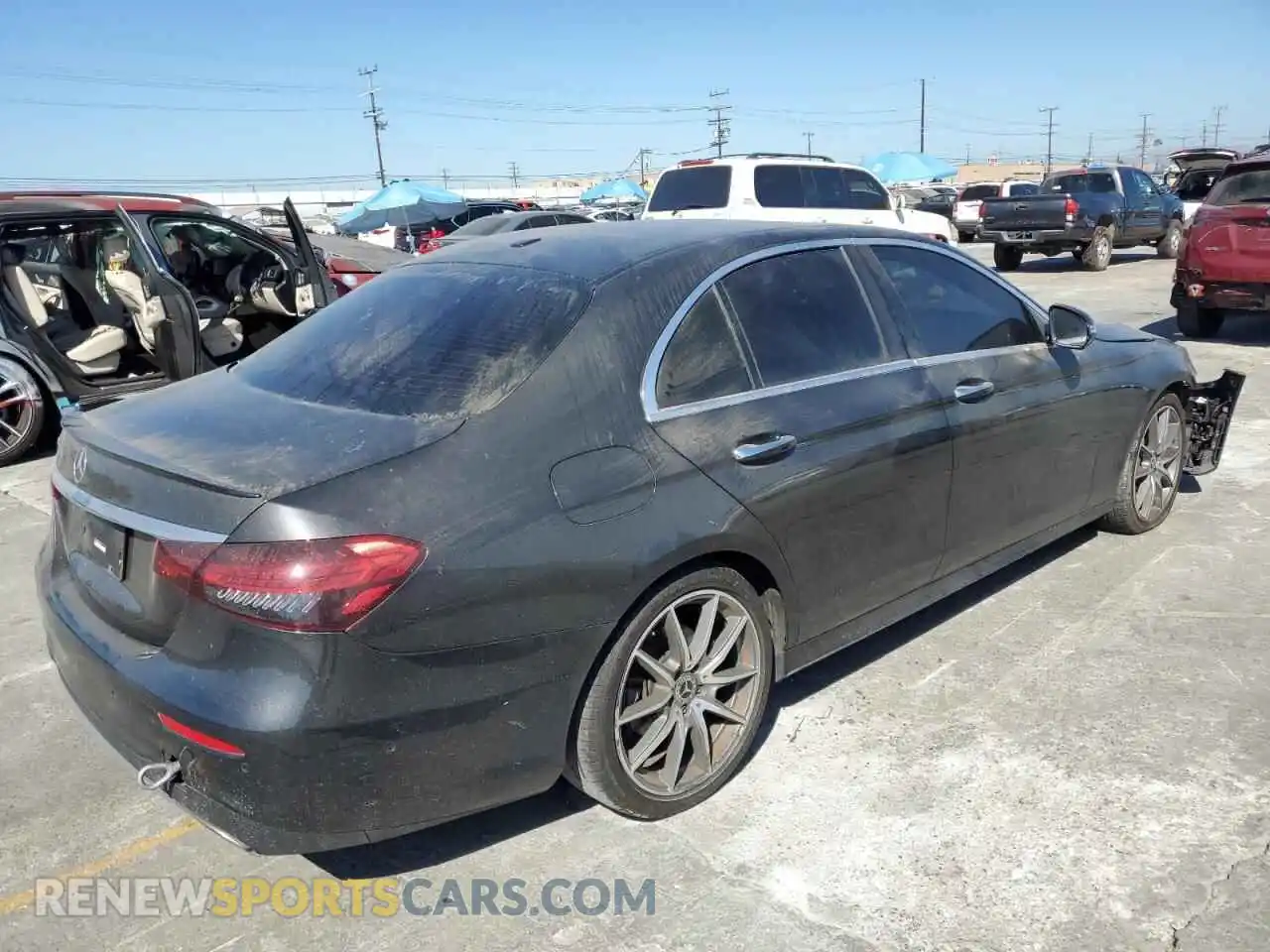 3 Photograph of a damaged car W1KZF8DB4NB077892 MERCEDES-BENZ E-CLASS 2022