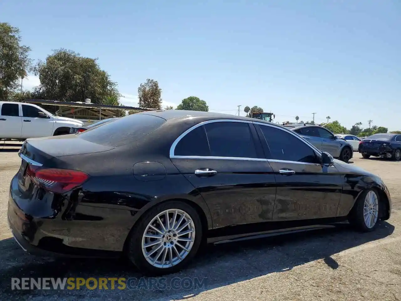 3 fotografías del automóvil dañado W1KZF8DB5NB080459 MERCEDES-BENZ E-CLASS 2022