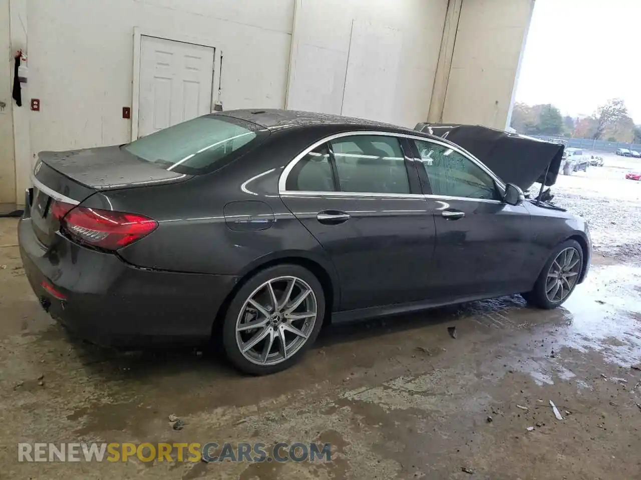3 Photograph of a damaged car W1KZF8DB5NB087296 MERCEDES-BENZ E-CLASS 2022