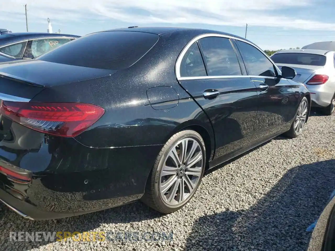 3 Photograph of a damaged car W1KZF8DB7NB096646 MERCEDES-BENZ E-CLASS 2022