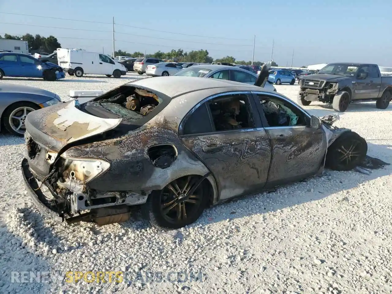 3 Photograph of a damaged car W1KZF8DB9NB070551 MERCEDES-BENZ E-CLASS 2022