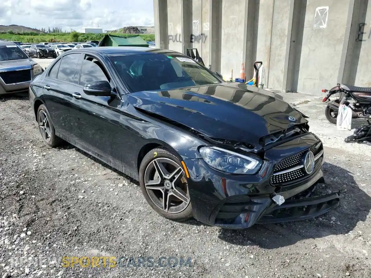 1 Photograph of a damaged car W1KZF8DBXNB033038 MERCEDES-BENZ E-CLASS 2022