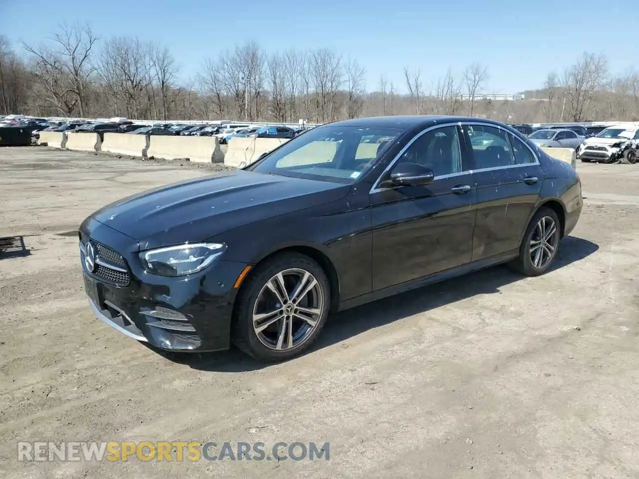 1 Photograph of a damaged car W1KZF8EB2NB052455 MERCEDES-BENZ E-CLASS 2022