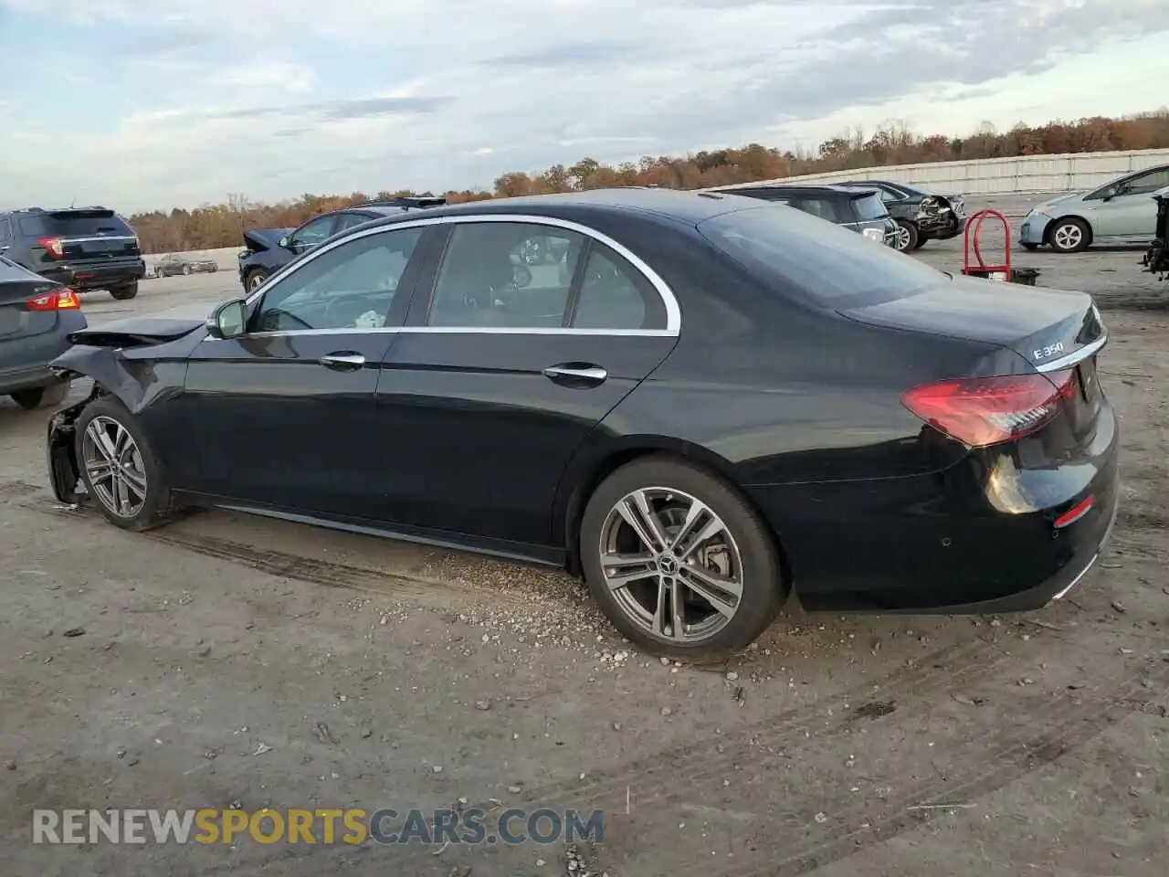 2 Photograph of a damaged car W1KZF8EB4NB020171 MERCEDES-BENZ E-CLASS 2022