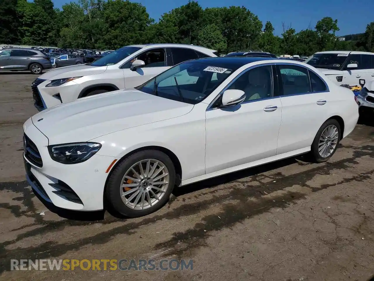 1 Photograph of a damaged car W1KZF8EB4NB028979 MERCEDES-BENZ E-CLASS 2022