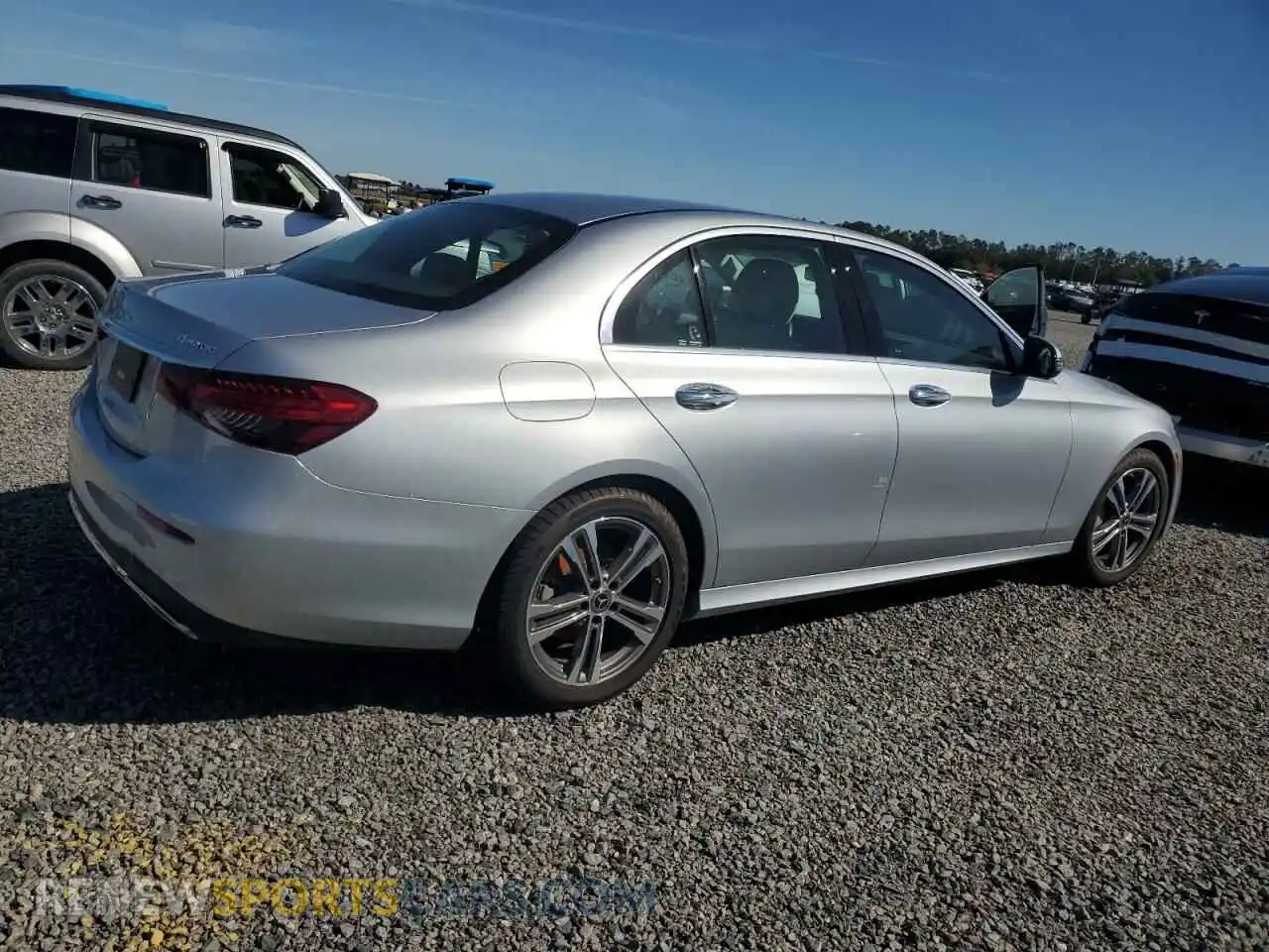3 Photograph of a damaged car W1KZF8EB6NB045119 MERCEDES-BENZ E-CLASS 2022