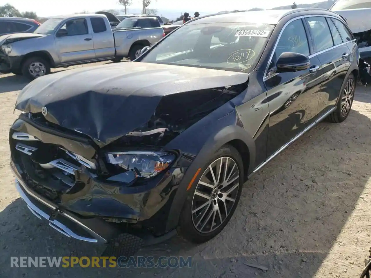 2 fotografías del automóvil dañado W1KZH6AB4NB055250 MERCEDES-BENZ E-CLASS 2022