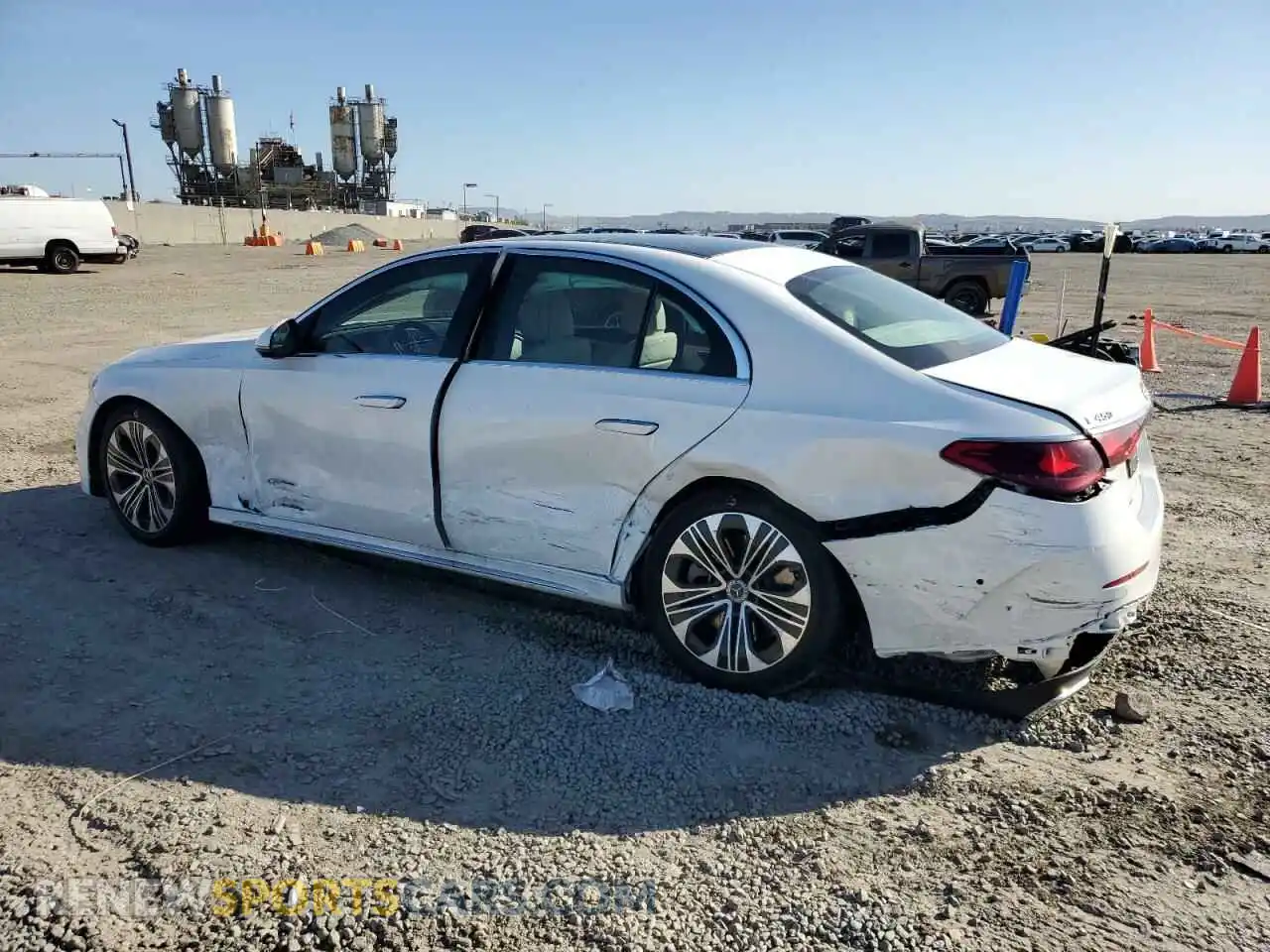 2 Photograph of a damaged car W1KLF6BB9RA044900 MERCEDES-BENZ E-CLASS 2024