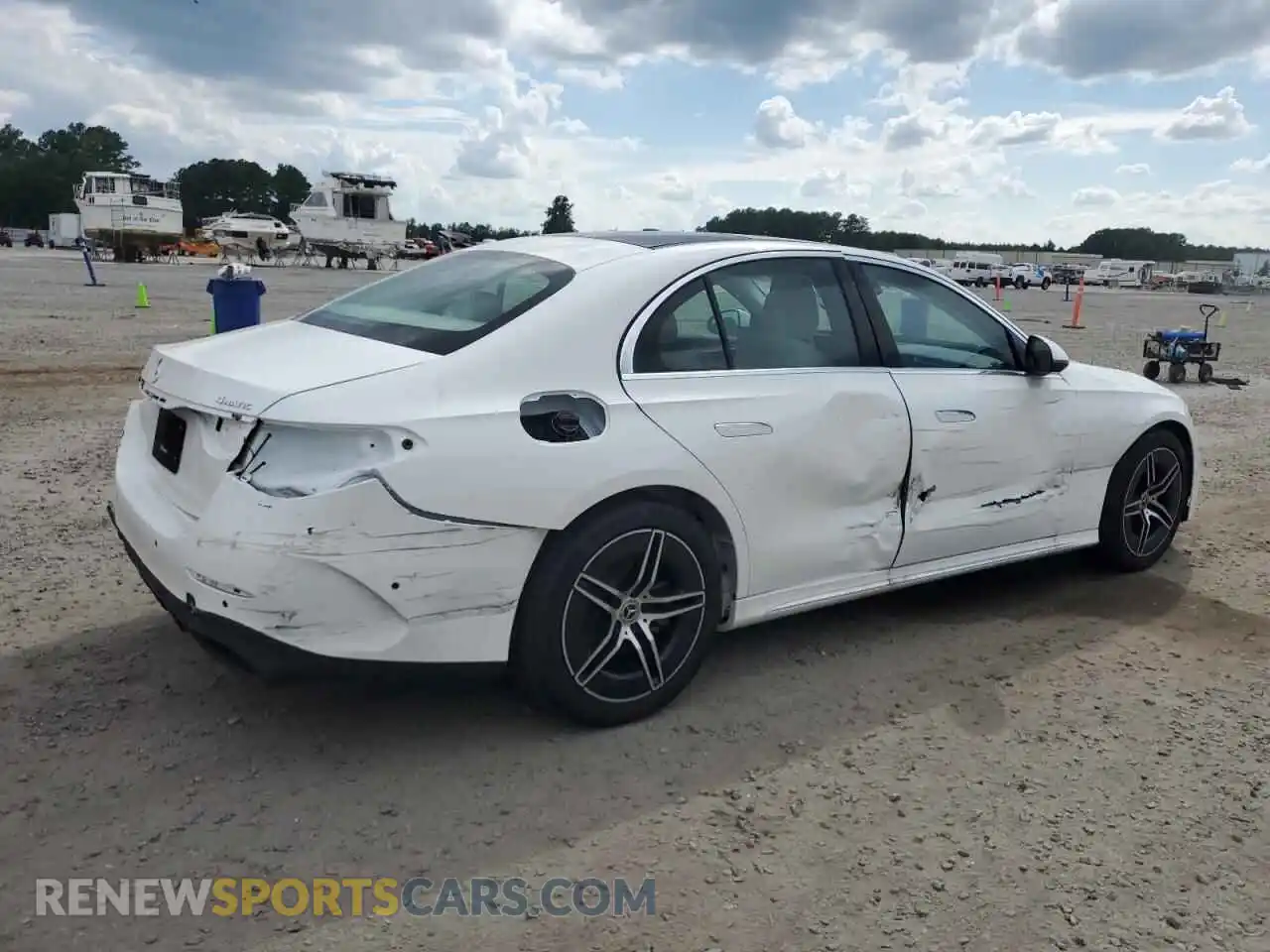 3 Photograph of a damaged car W1KLF4HB4SA131511 MERCEDES-BENZ E-CLASS 2025