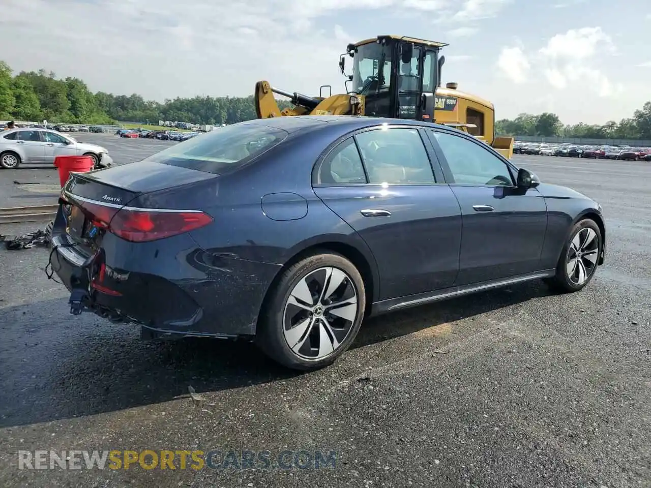 3 fotografías del automóvil dañado W1KLF4HB8SA106305 MERCEDES-BENZ E-CLASS 2025